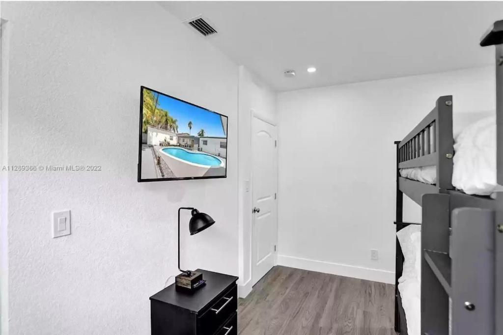 Luxury Pool // 5bd 4ba Villa