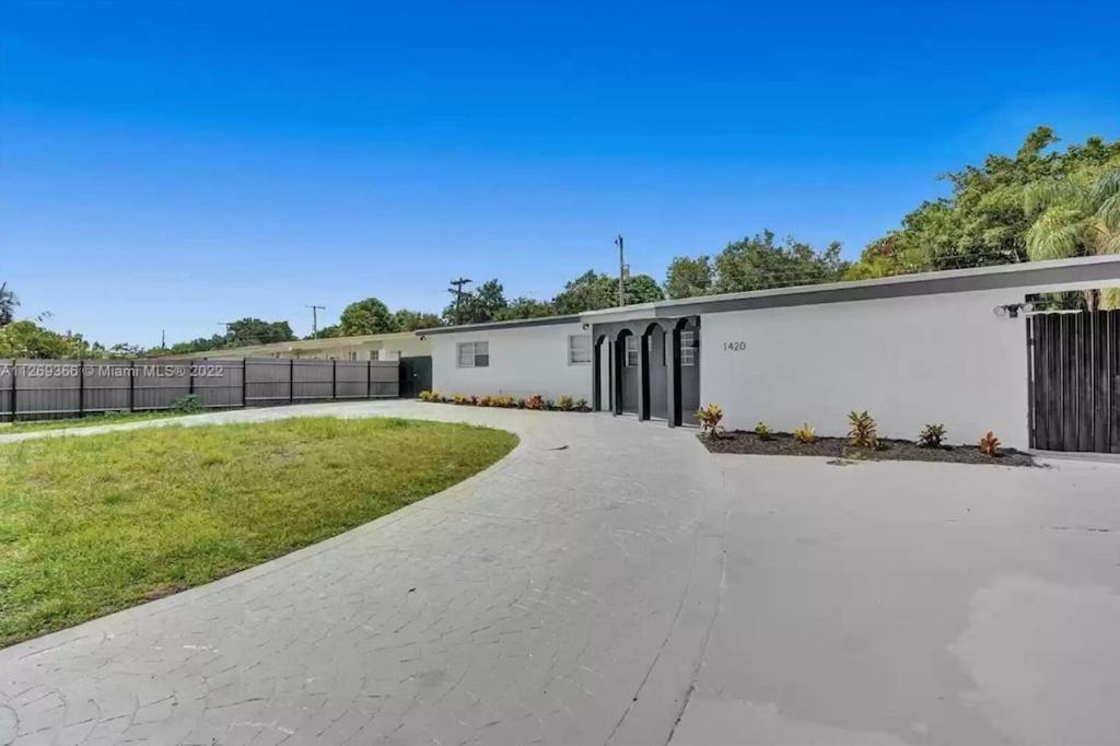 Luxury Pool // 5bd 4ba Miami
